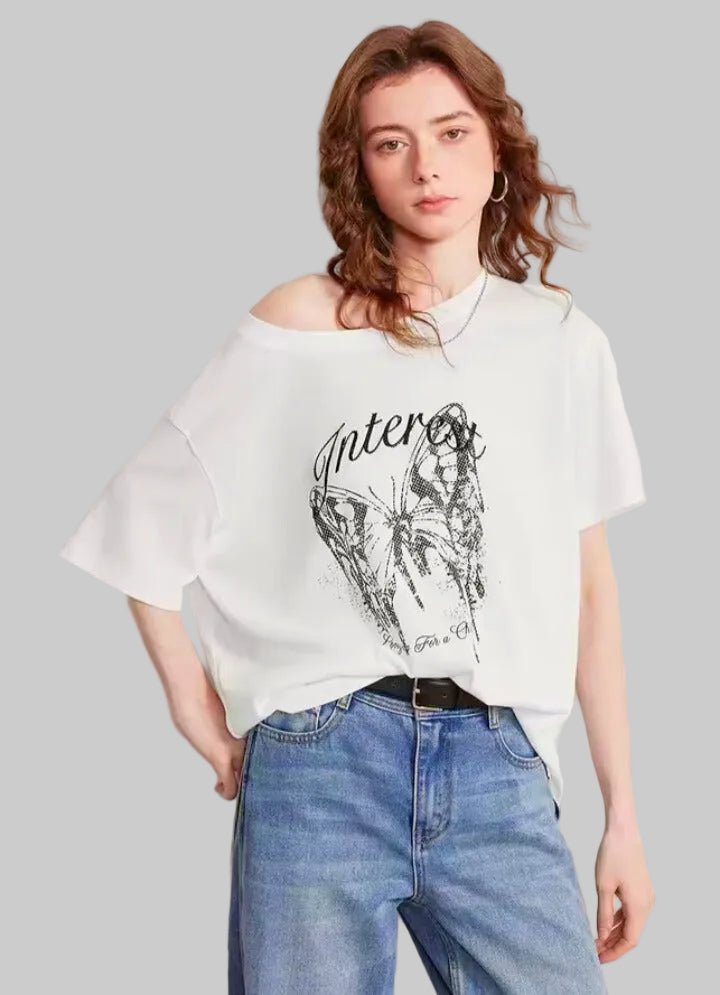 Blusa primavera 2026 con estampado de mariposas y hombros descubiertos