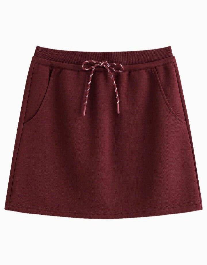 Falda Slim Fit Otoño 2025: Estilo en cada paso