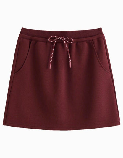 Falda Slim Fit Otoño 2025: Estilo en cada paso