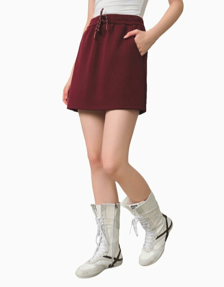 Falda Slim Fit Otoño 2025: Estilo en cada paso