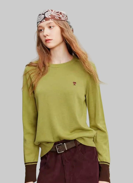 Jersey de punto para mujer: Amor bordado en contraste.