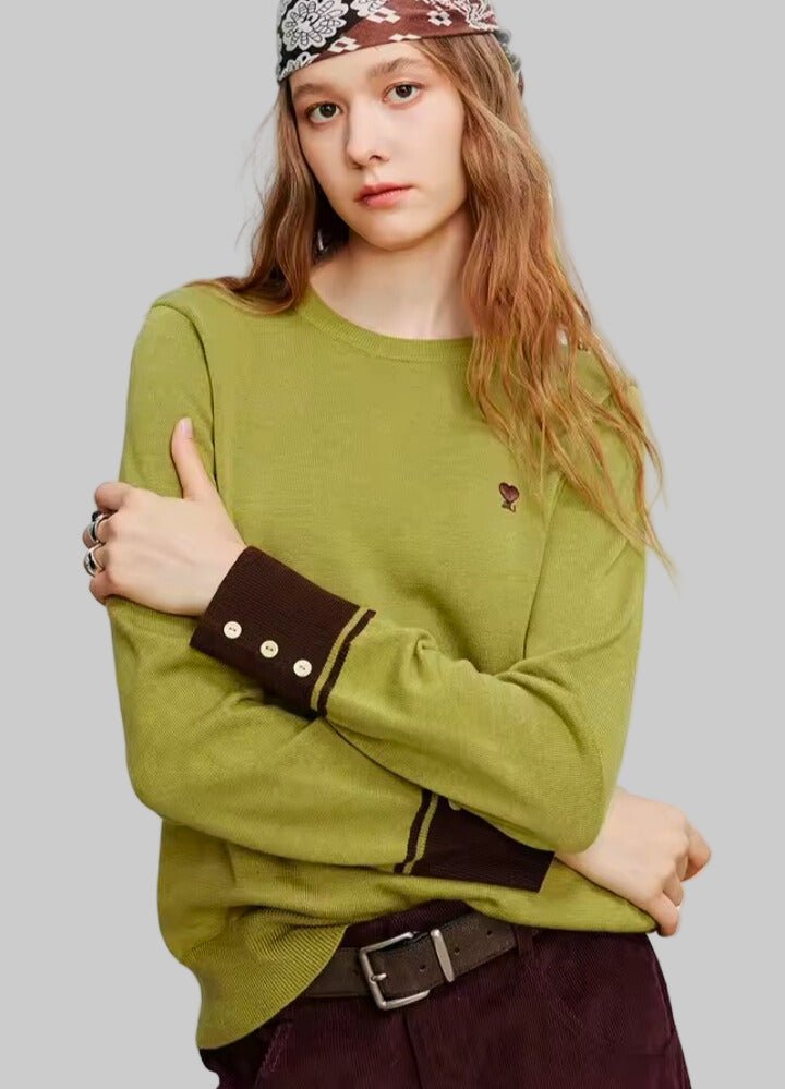 Jersey de punto para mujer: Amor bordado en contraste.