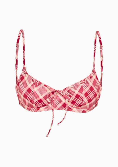 Conjunto de Top y Braguita: ¡El dúo perfecto para lucir en la playa!