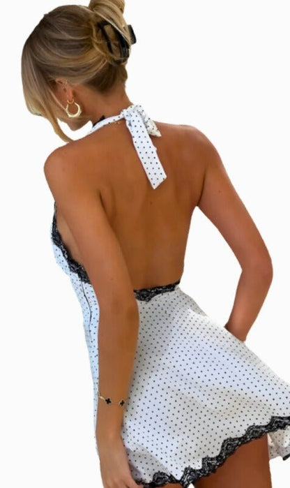 Vestidos mini de lunares: Tu estilo retro y chic.